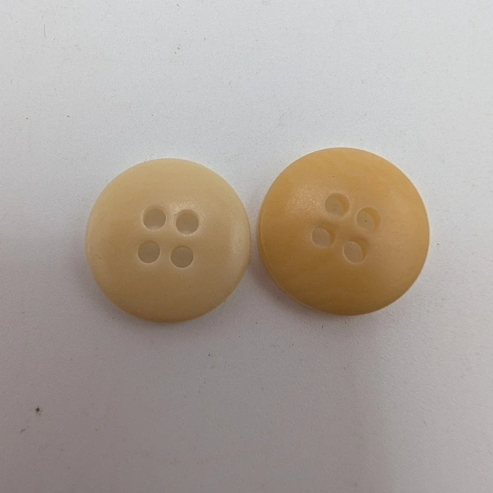 Gucci Buttons Cream Tan 16mm Logo 4-Hole Engraved 2pc Set Replacement Round